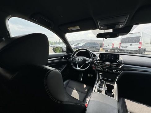 Used 2018 Honda Accord Sport image 17