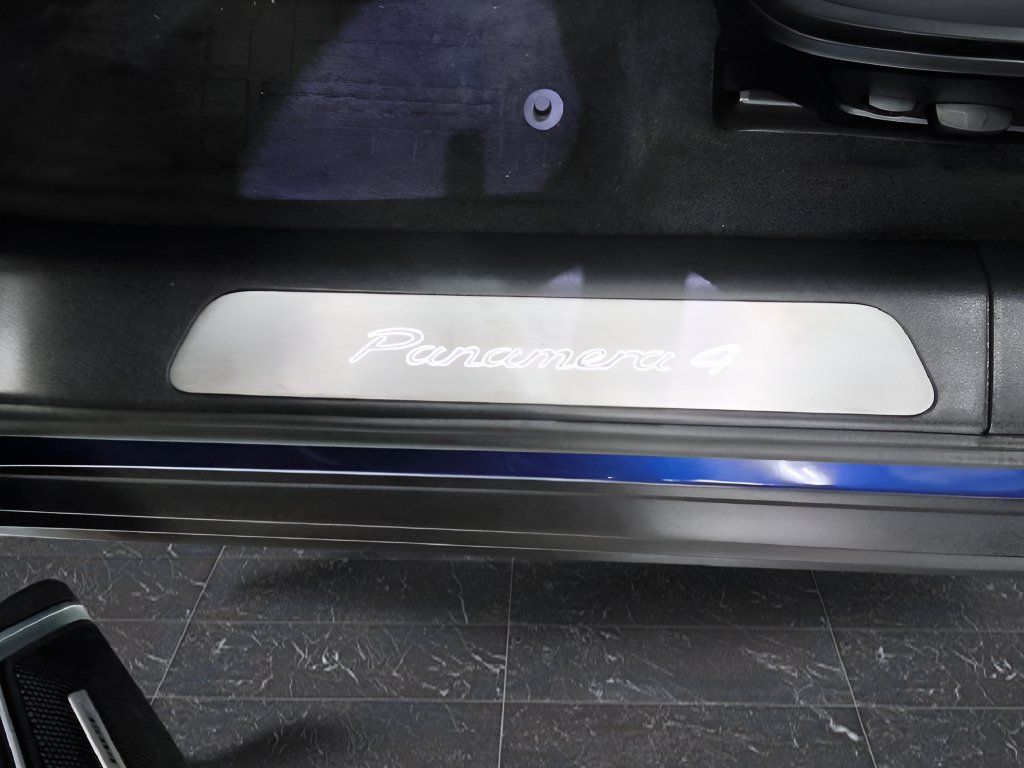 Used 2023 Porsche Panamera 4 w/ Premium Package AWD/4WD image 36
