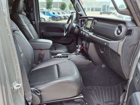 Used 2021 Jeep Wrangler Unlimited Rubicon 4xe w/ Steel Bumper Group AWD/4WD image 21