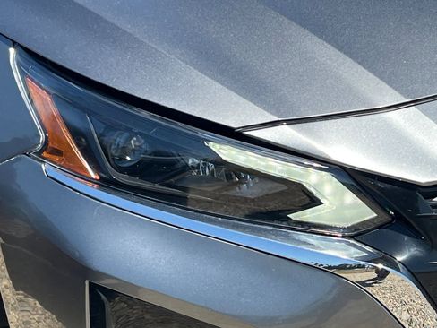 Used 2024 Nissan Altima 2.5 SV FWD image 32
