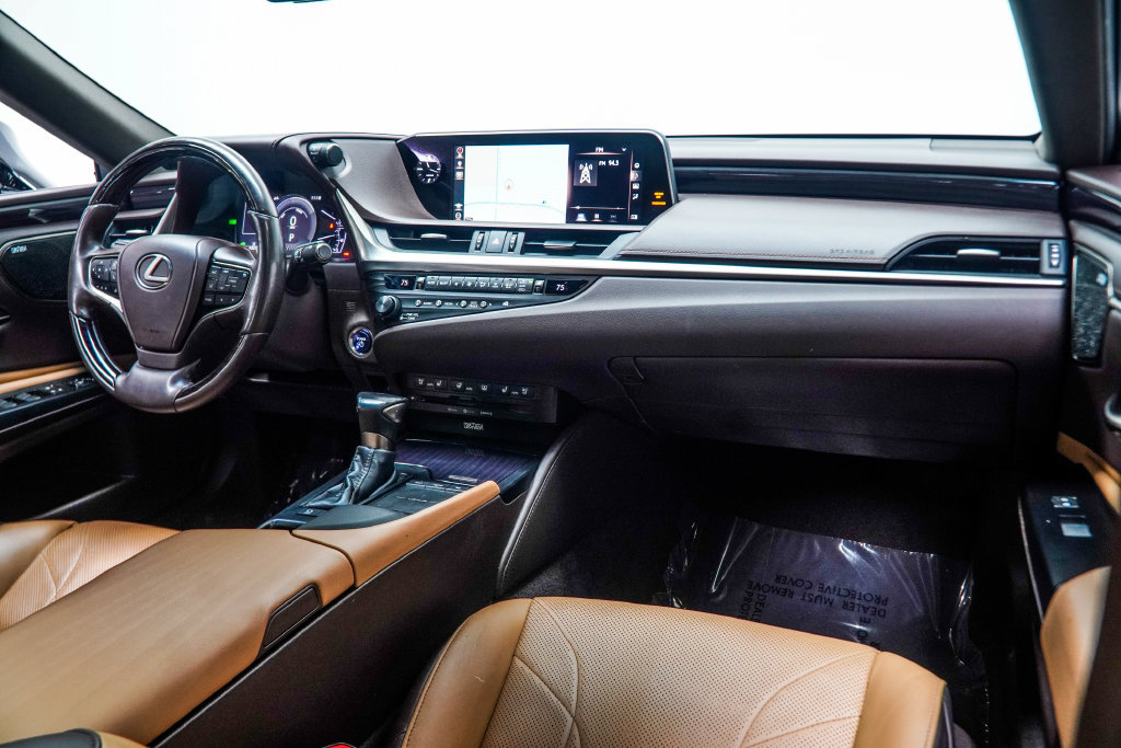 Used 2020 Lexus ES 300h Ultra Luxury FWD image 21