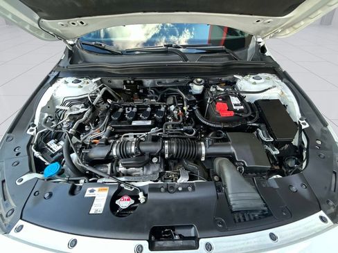 Used 2018 Honda Accord Sport image 10