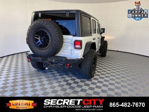 Used 2022 Jeep Wrangler Unlimited Rubicon AWD/4WD image 7