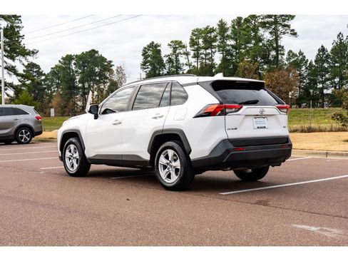 Used 2019 Toyota RAV4 XLE image 7
