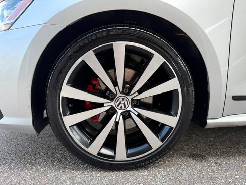 Used 2018 Volkswagen Passat 3.6 FWD image 24