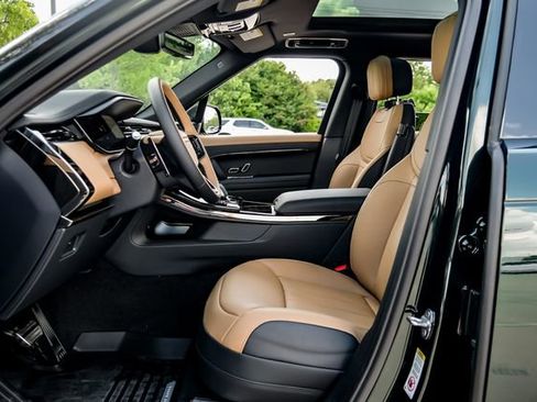 New 2026 Land Rover Range Rover Sport Dynamic SE AWD/4WD image 3