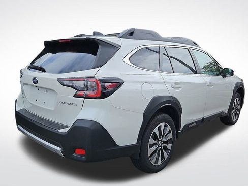 Used 2025 Subaru Outback Limited image 3