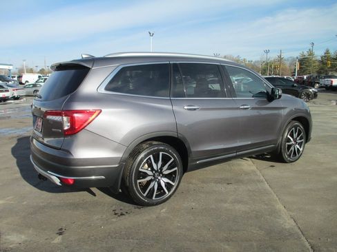 Used 2019 Honda Pilot Touring image 3