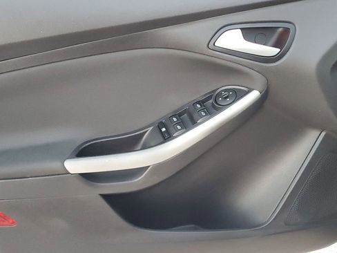 Used 2014 Ford Focus SE w/ Equipment Group 201A image 39
