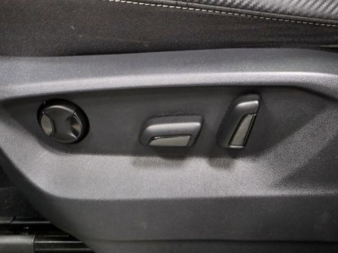 Used 2021 Volkswagen Atlas Cross Sport SE w/ Panoramic Sunroof Package image 25