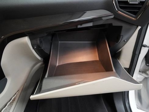 Used 2017 Ford Escape Titanium image 29