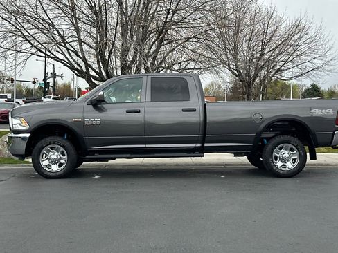 Used 2018 RAM 2500 Tradesman w/ Chrome Appearance Group image 5