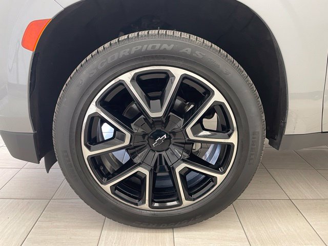 Used 2023 Chevrolet Tahoe RST w/ Luxury Package AWD/4WD image 9