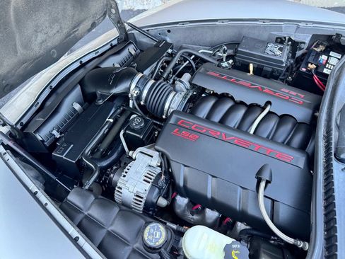 Used 2007 Chevrolet Corvette Coupe w/ Preferred Equipment Group RWD image 11