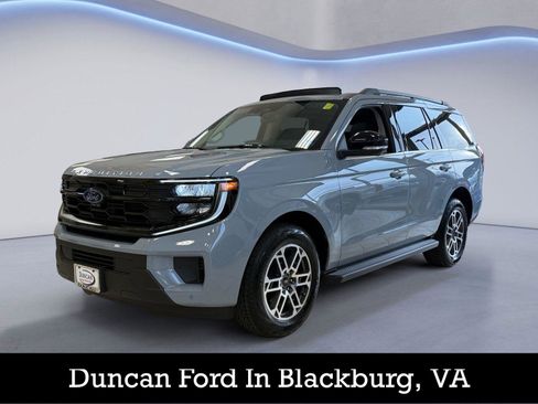 New 2026 Ford Expedition Active image 7