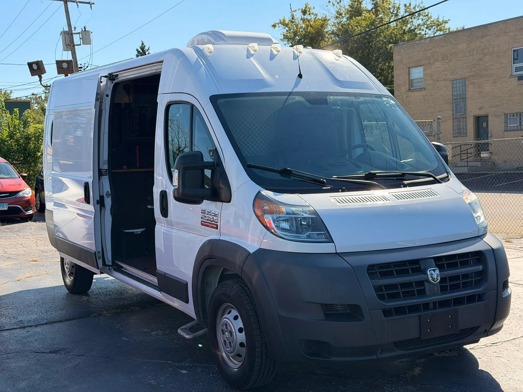 Used 2018 RAM ProMaster 2500 FWD image 4