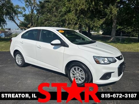 Used 2018 Chevrolet Sonic LT w/ Convenience Package FWD image 1