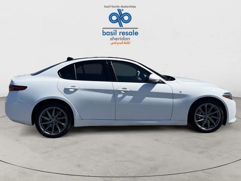 Used 2022 Alfa Romeo Giulia Ti AWD/4WD image 8