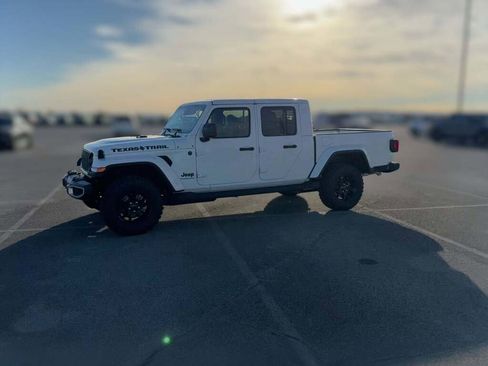 New 2026 Jeep Gladiator Sport image 5