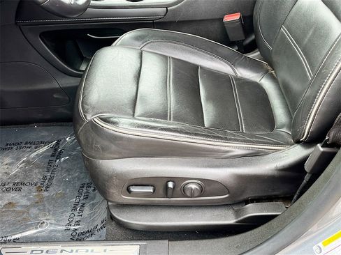 Used 2022 GMC Acadia Denali w/ Denali Ultimate Package image 20