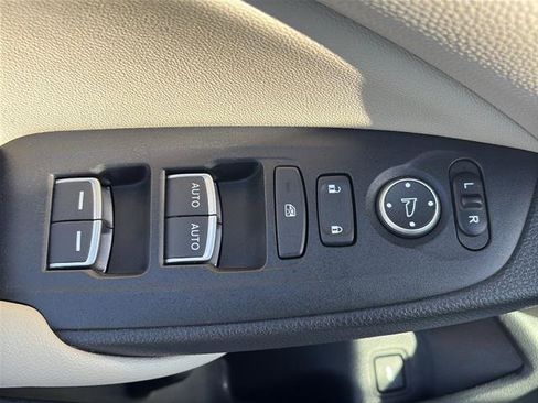 Used 2019 Honda Accord Touring image 29