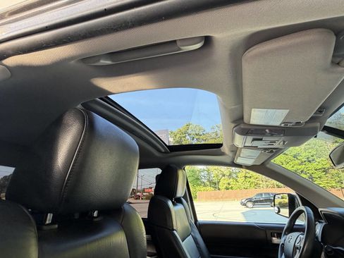 Used 2016 Toyota Tundra Limited AWD/4WD image 35