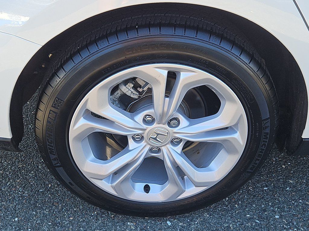 Certified 2025 Honda Accord LX image 9
