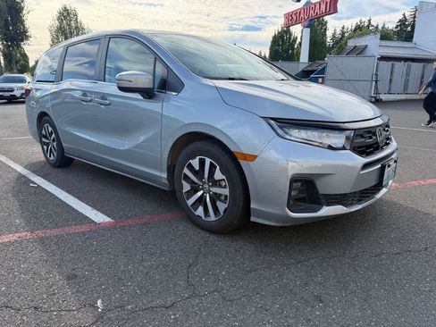 Used 2025 Honda Odyssey EX-L image 4