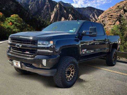Used 2017 Chevrolet Silverado 1500 LTZ Z71 w/ LTZ Plus Package AWD/4WD image 5