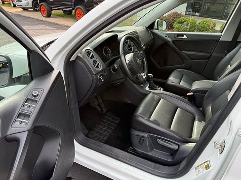 Used 2015 Volkswagen Tiguan SE FWD image 8