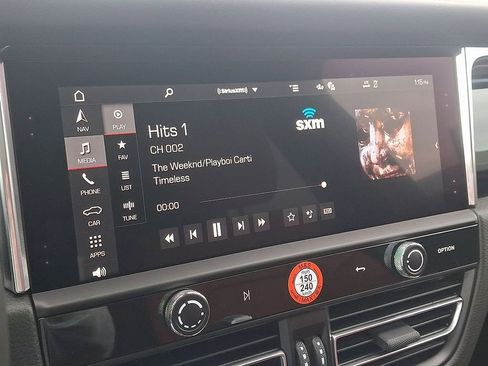 Used 2025 Porsche Macan image 20