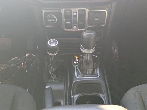 Used 2021 Jeep Wrangler Unlimited Sahara image 16