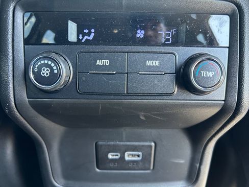 Used 2022 GMC Acadia SLE FWD image 20