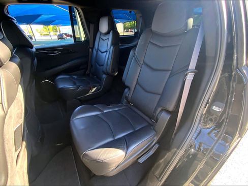 Used 2016 Cadillac Escalade Platinum AWD/4WD image 21