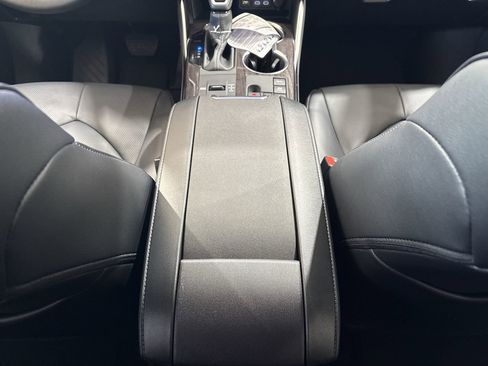 New 2026 Toyota Highlander Limited image 22