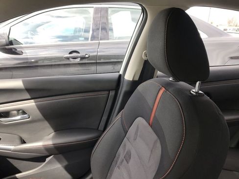 Used 2025 Nissan Sentra SR image 22