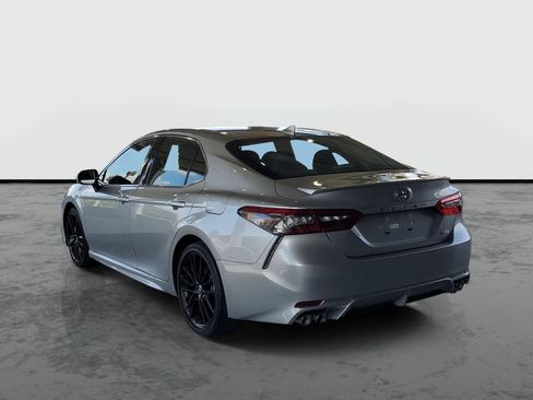 Used 2023 Toyota Camry XSE FWD image 3