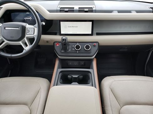 Used 2023 Land Rover Defender 110 S image 13