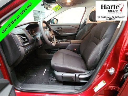 Used 2023 Nissan Rogue S image 10