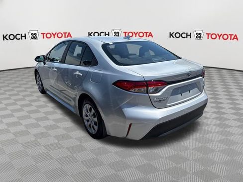 Used 2025 Toyota Corolla LE FWD image 4