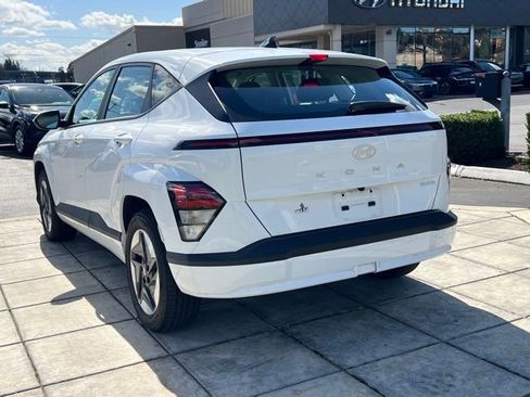 Certified 2025 Hyundai Kona SE FWD image 7