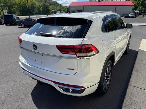 Used 2021 Volkswagen Atlas Cross Sport SEL R-Line AWD/4WD image 6
