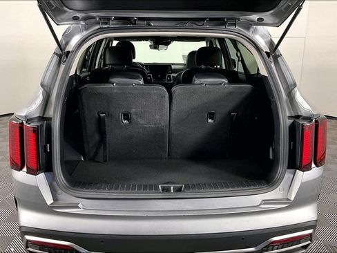 Used 2022 Kia Sorento S FWD image 29