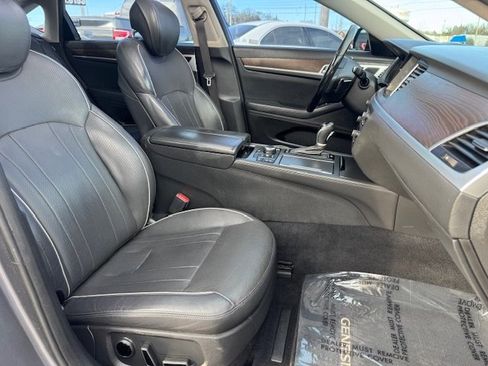 Used 2015 Hyundai Genesis 3.8 w/ Option Group 04 image 13