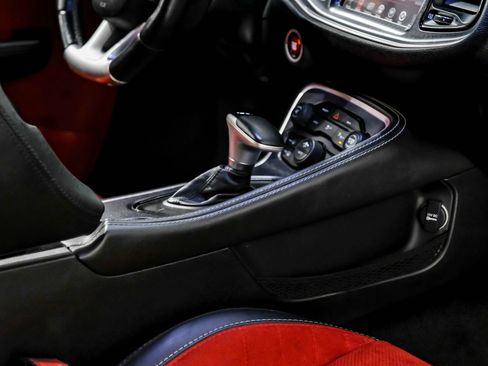 Used 2016 Dodge Challenger SRT image 25