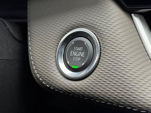 New 2026 Chevrolet Equinox LT w/ Convenience Package II FWD image 23