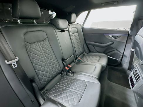 Used 2024 Audi SQ8 Premium Plus w/ Executive Package image 25