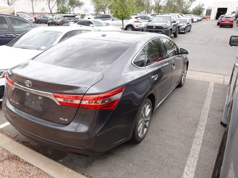 Used 2014 Toyota Avalon XLE Touring FWD image 3