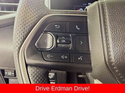 Used 2025 Toyota Tundra Limited AWD/4WD image 13
