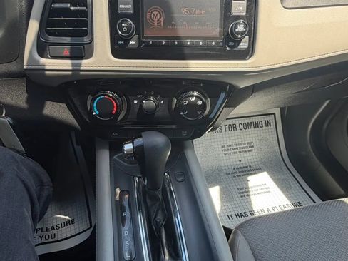 Used 2018 Honda HR-V LX image 25